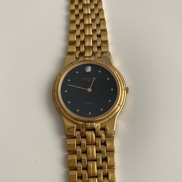 Wittnauer ladies watch with diamond - Picture 2 of 3